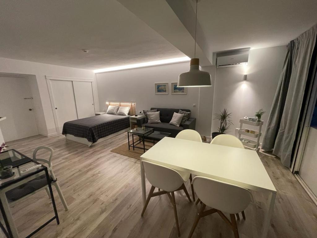 Apartamento C Y L 토레몰리노스 외부 사진